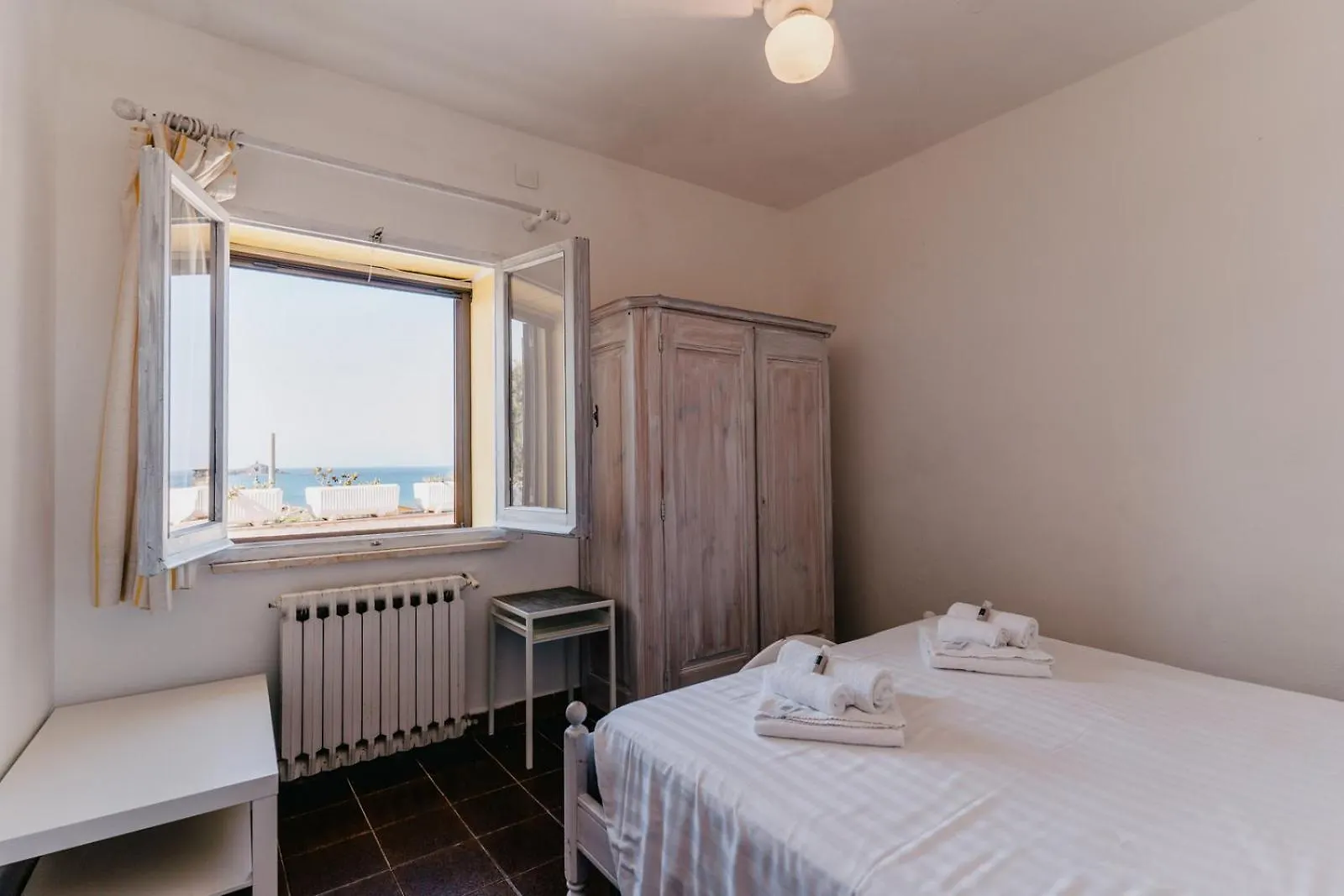 Alabe Hotel Marina Di Tresnuraghes Italy